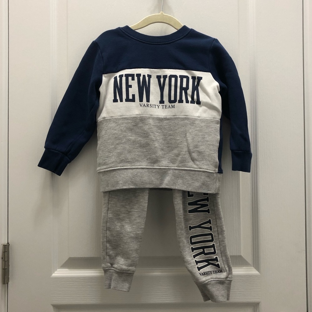 Toddler boy H&M sweatshirt and pants